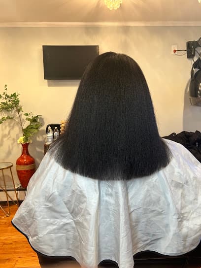Naya's Chair | Holistic Hair Care
