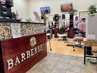 Roosters Men's Grooming Center